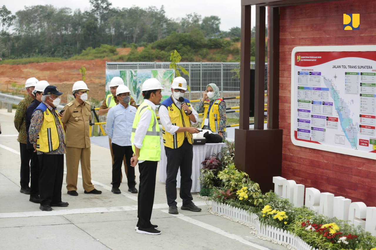 Jokowi Resmikan Tol Pekanbaru Bangkinang 30 9 Km Di Riau MONITOR