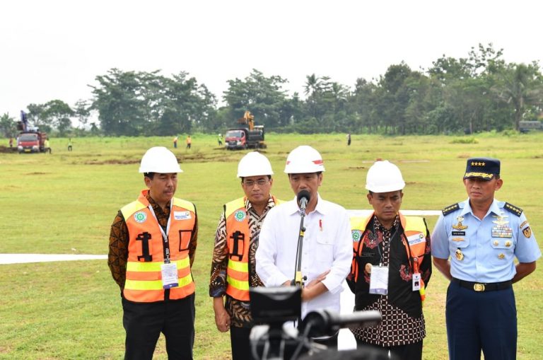 Jokowi Resmikan Dimualinya Pengembangan Bandara Jenderal Besar Soedirman