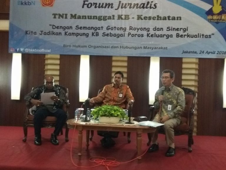 Gandeng TNI, BKKBN Gelar Bakti Sosial TNI Manunggal KB-Kesehatan