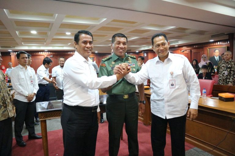 Rakor Mentan dan Bulog Bahas Solusi Stabilkan Harga Pangan