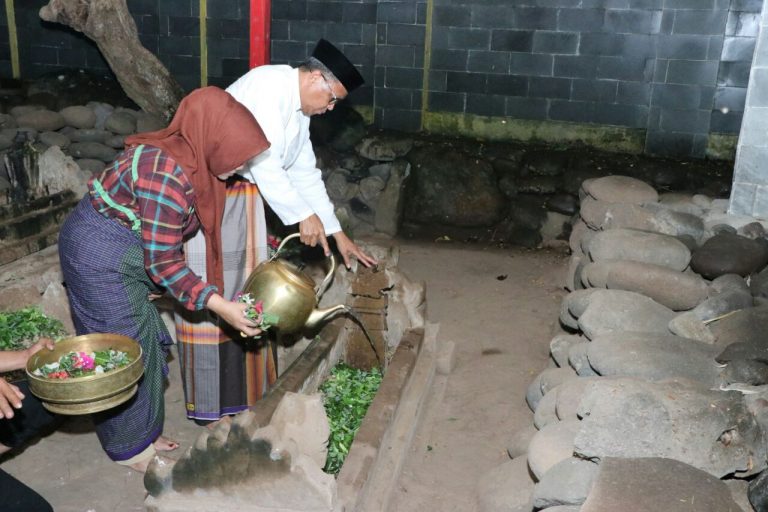 Jelang Ramadhan, Prof Nurdin Ziarah ke Makam Leluhur