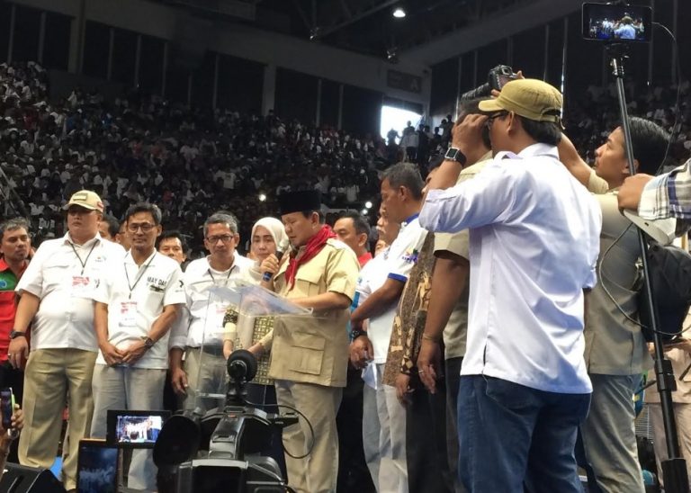 Terima Mandat Nyapres dari Buruh, Prabowo Ngaku Terharu