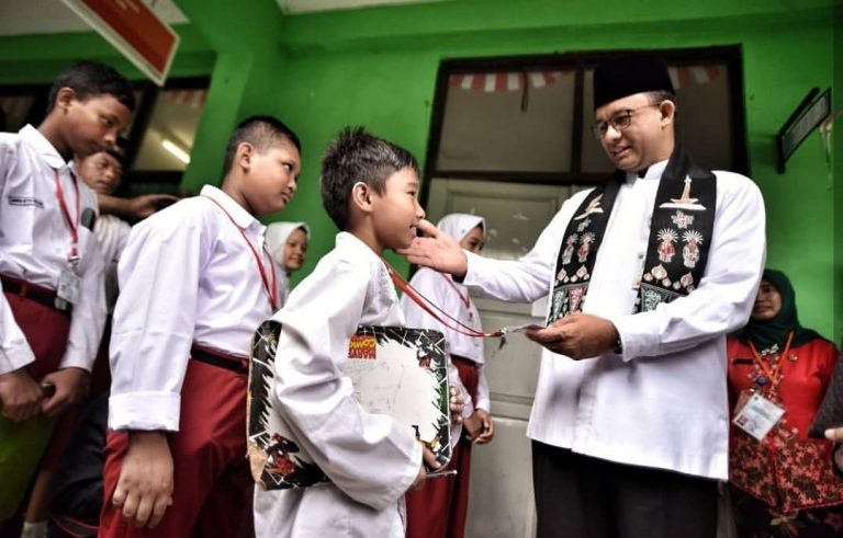 Pesan Anies ketika Siswa Mulai Tegang Hadapi Ujian