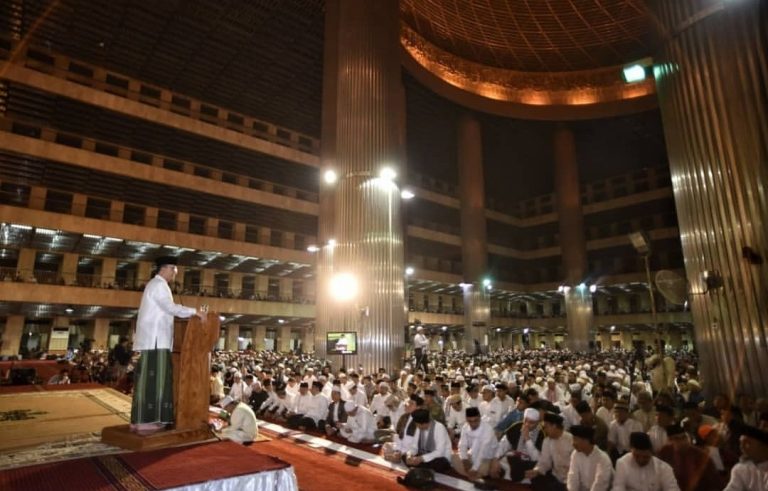 Anies Ketagihan Gelar Shalat Tarawih Akbar Sesi Kedua di Istiqlal
