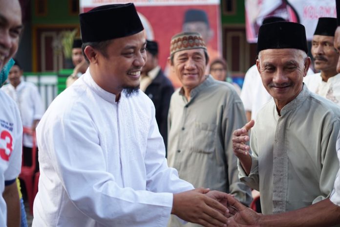 Andi Sudirman Sulaiman menghadiri undangan tokoh masyarakat di Maccini Sombala, Makassar, Rabu (6/6).