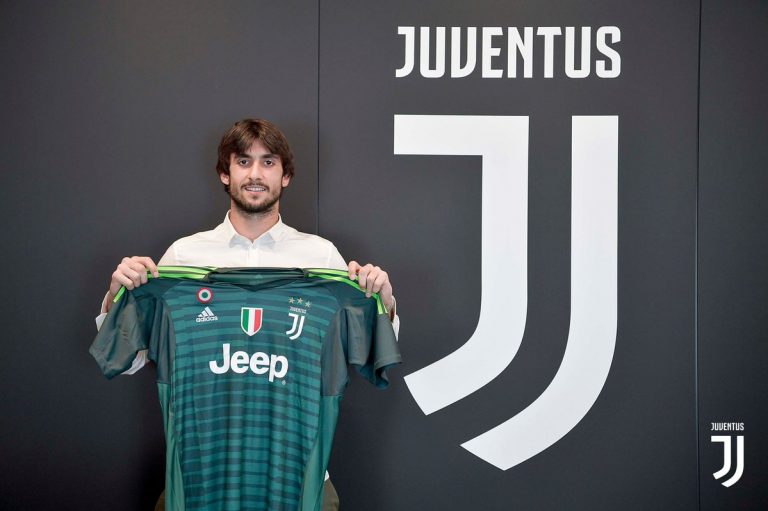 Juventus Resmi Dapatkan Kiper Mattia Perin dari Genoa