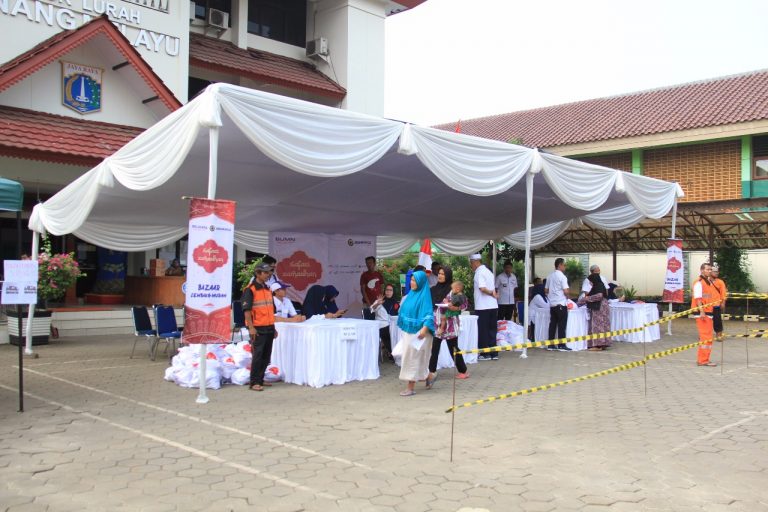 Safari Ramadhan, Jasa Marga Bagi-Bagi 3.300 Paket Sembako Murah