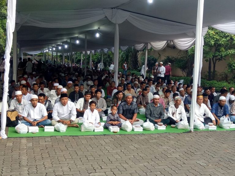 Serunya Ribuan Warga Jakarta Kumpul Bareng di GOR Jakut