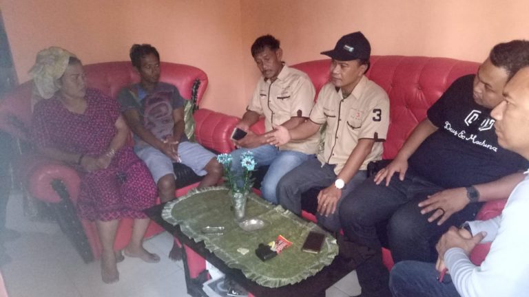 Tim Prof Andalan Santuni Korban Kapal Karam di Perairan Makassar