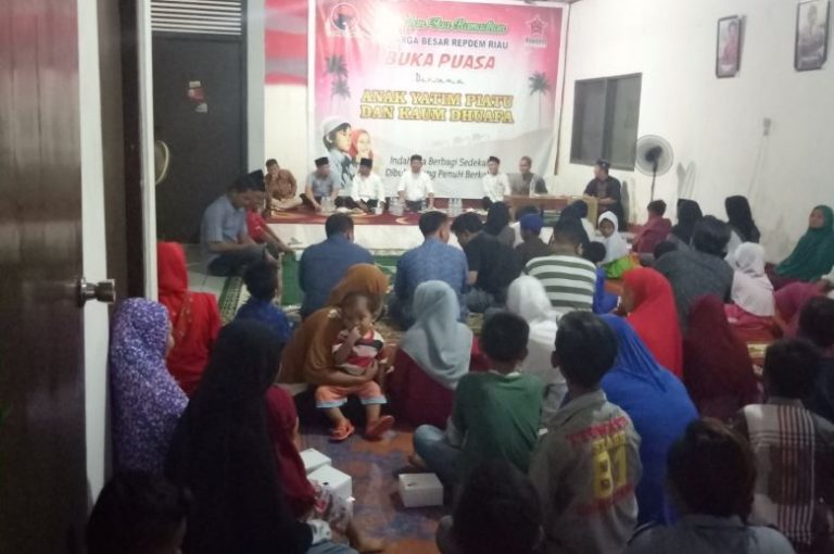 Repdem Riau Gelar Buka Bersama Yatim dan Dhuafa