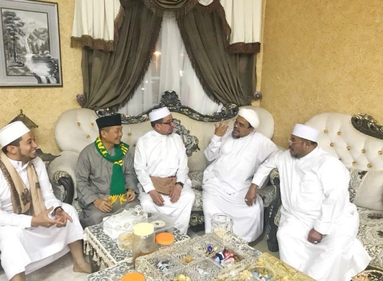 Temui Habib Rizieq saat Umrah, Ini yang Dibahas PKS