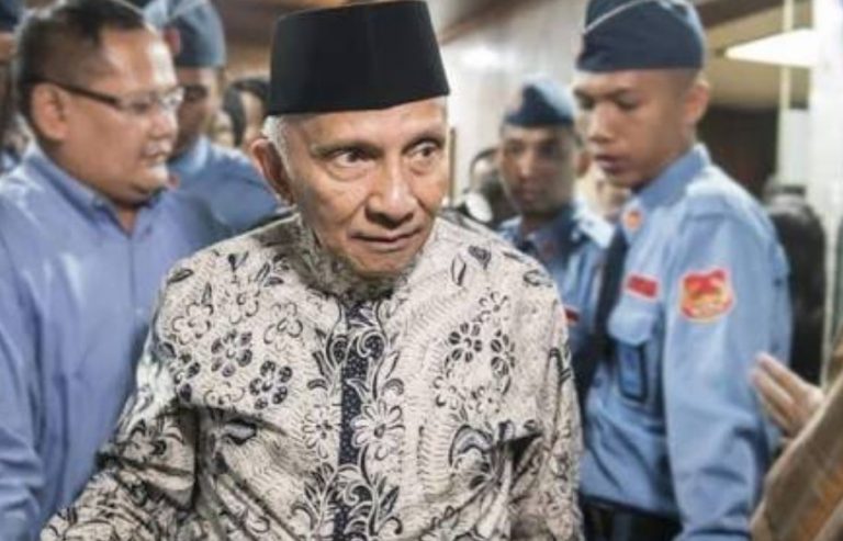 PDIP Tuding Kritikan Amien Rais ke Jokowi Ngawur