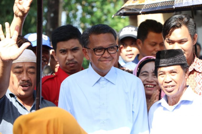 Warga Takalar Sambut Cagub Prof Nurdin Bak Raja