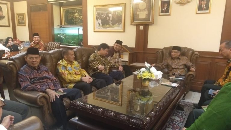 Rombongan Ketua Umum Partai Golkar berkunjung ke Kantor PBNU
