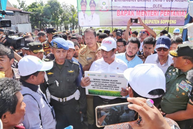 Beri Bantuan ke Soppeng, Mentan Ingatkan Jangan Ada yang Main-main