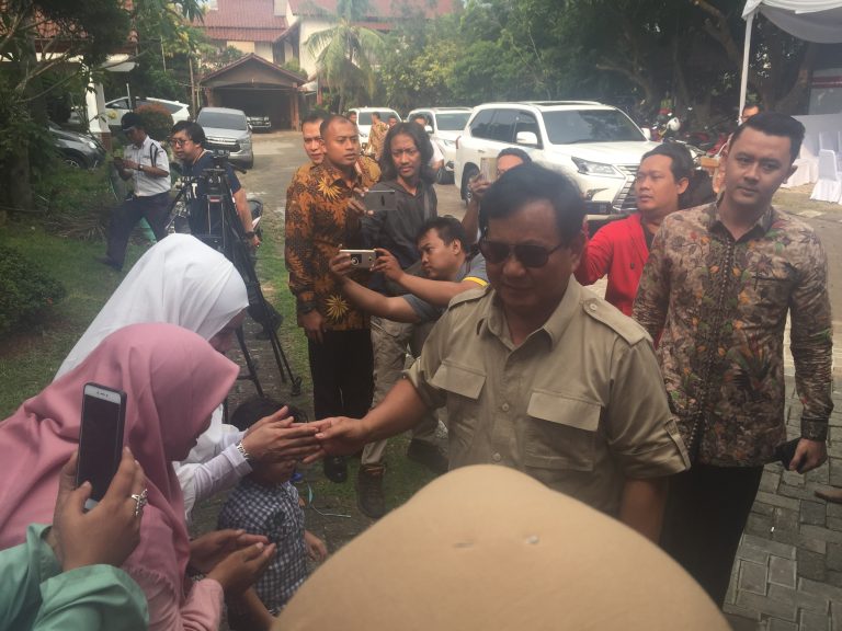 Gerindra Beri Dukungan Moral kepada Neno Warisman