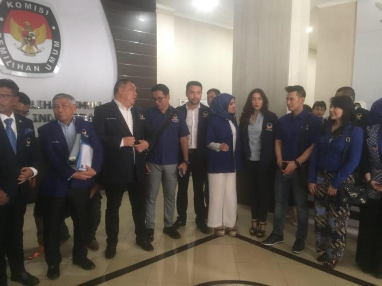 Hengkang dari Demokrat, Chris John Resmi Nyaleg dari Nasdem