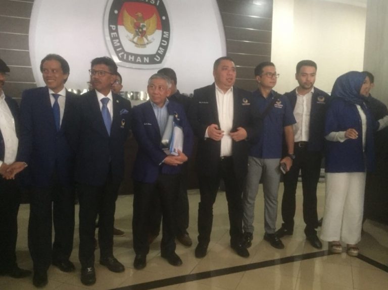 Partai NasDem Antarkan Kadernya Daftar Caleg di KPU