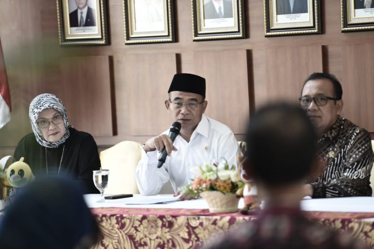 Sambut HUT RI, Kemendikbud Gelar Pameran Koleksi Istana Kepresidenan 