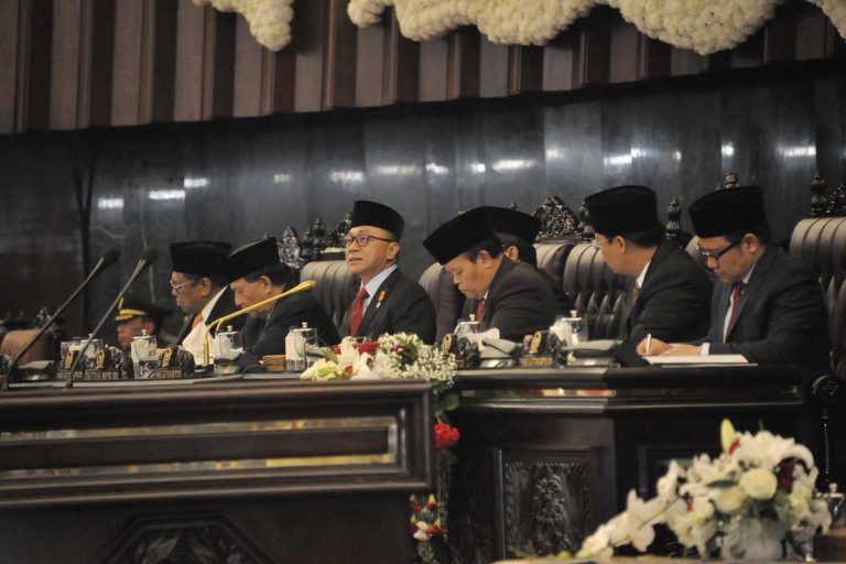 Zulkifli Hasan Tantang Balik Sri Mulyani Jujur soal Pengelolaan Hutang