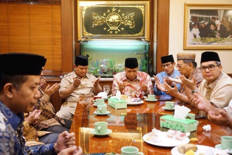 Sowan ke PBNU, Prabowo Kirim Do’a untuk Gusdur