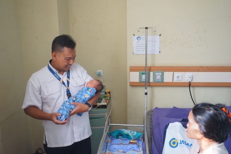 Aksi Heroik Petugas Tol Cipularang Selamatkan Ibu Melahirkan