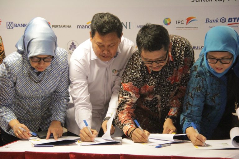 Jasa Marga Dukung Program Elektrifikasi 1.500 Rumah di Jabar
