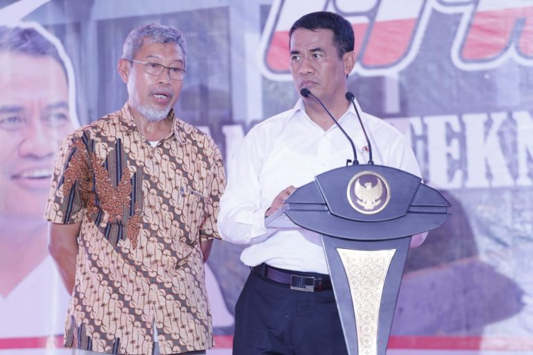 Menteri Amran Berangkatkan Penemu Berbagai Varietas Mangga ke Brazil