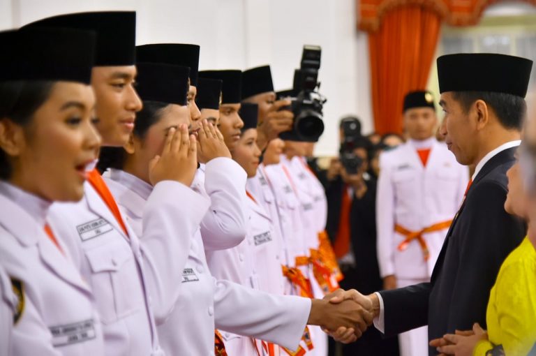 Jokowi Kukuhkan Anggota Paskibraka 2018, Ini Nama-namanya