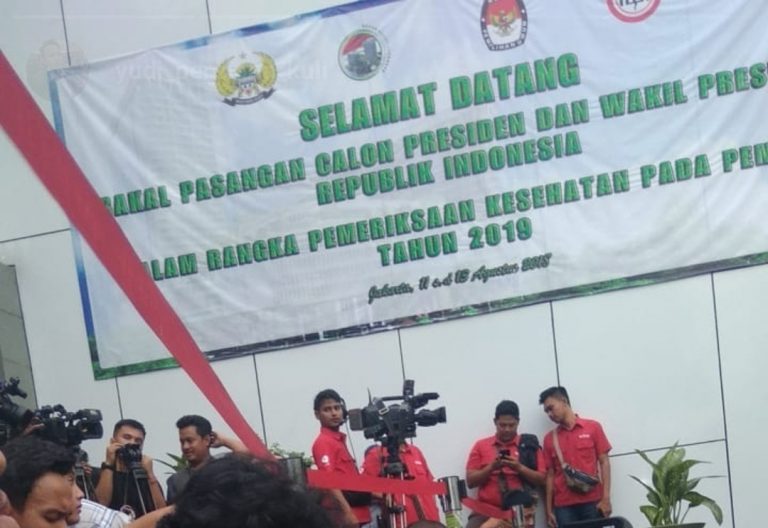 Giliran Prabowo-Sandi Jalani Tes Kesehatan di RSPAD