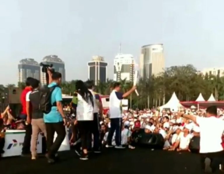 Anies Kembali Ikut Kirab Obor Asian Games di Monas