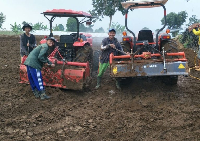 Dengan Alsintan, Kementan Pikat Generasi Muda Bertani
