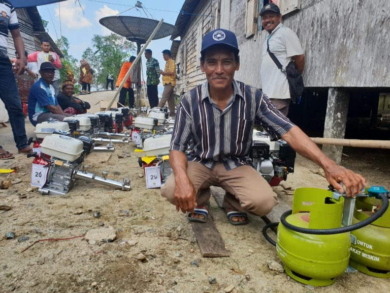 4387 Nelayan Kecil Kalimantan Terima Paket Konversi LPG