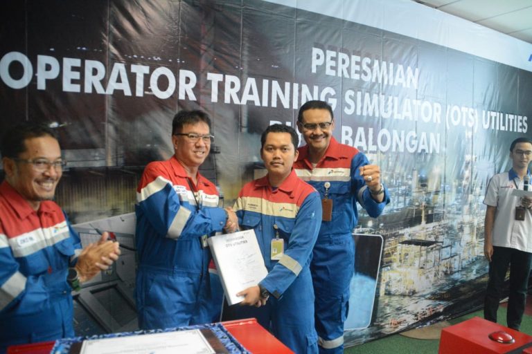 Direktur Pengolahan dan Direktur SDM Pertamina Resmikan OTS Utilities RU VI Balongan