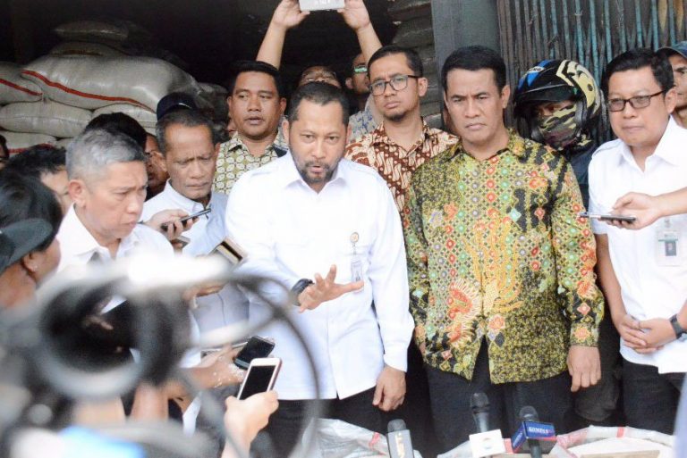 Ribut-ribut Impor Beras