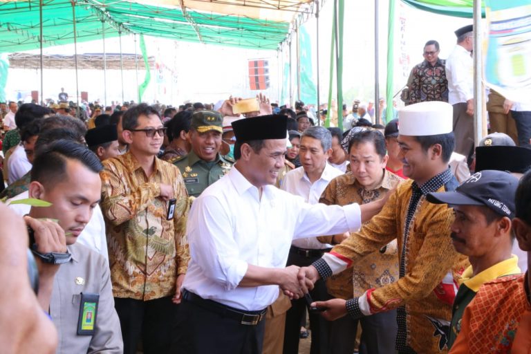 Menteri Amran-PBNU Tanam Perdana Jagung Serentak di Lampung