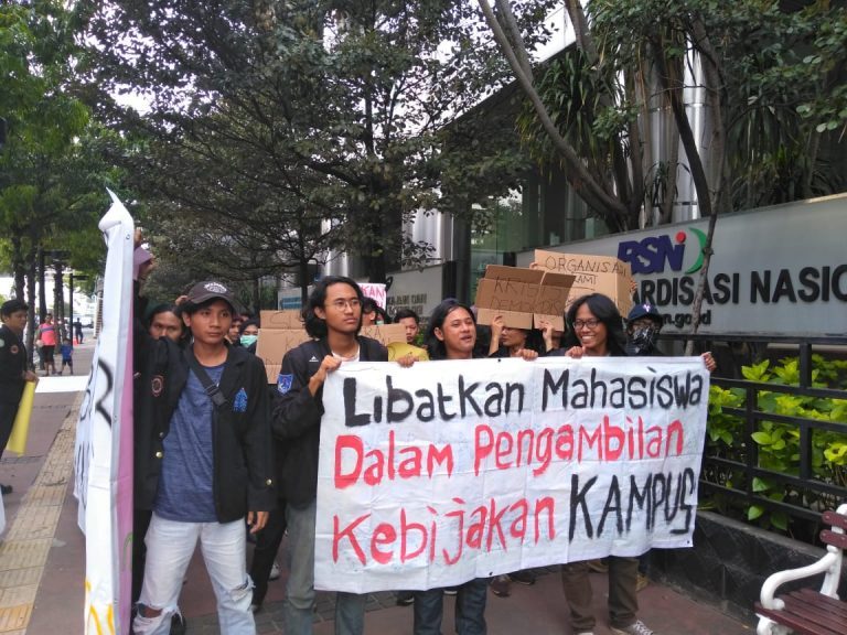 Tuntut Pencabutan Skorsing, Mahasiswa ISTN Adukan Pihak Rektorat ke DPR RI