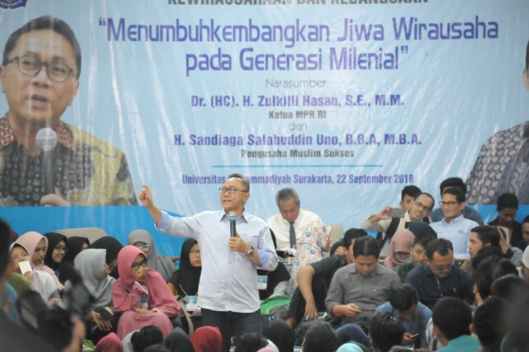 Kuliah Umum di UMS Surakarta, Ketua MPR: Generasi Milenial Harus Cerdas