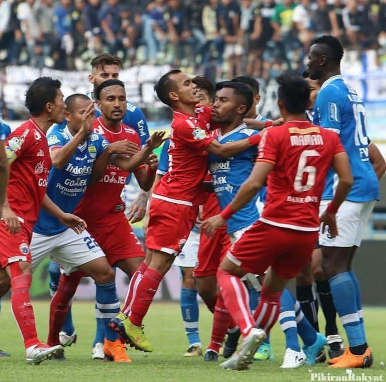 Kemenangan Persib Dinodai dengan Pengeroyokan Suporter hingga Tewas