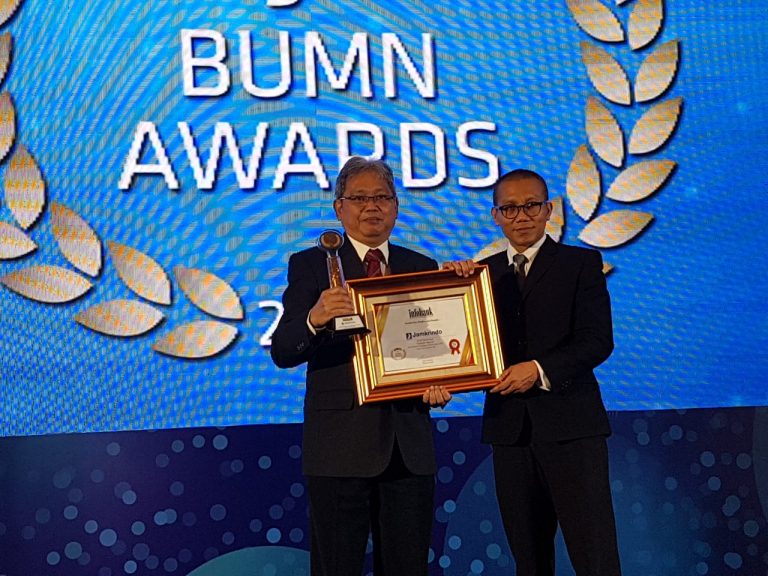 Perum Jamkrindo Raih Penghargaan ‘Golden Trophy’ pada BUMN Award 2018