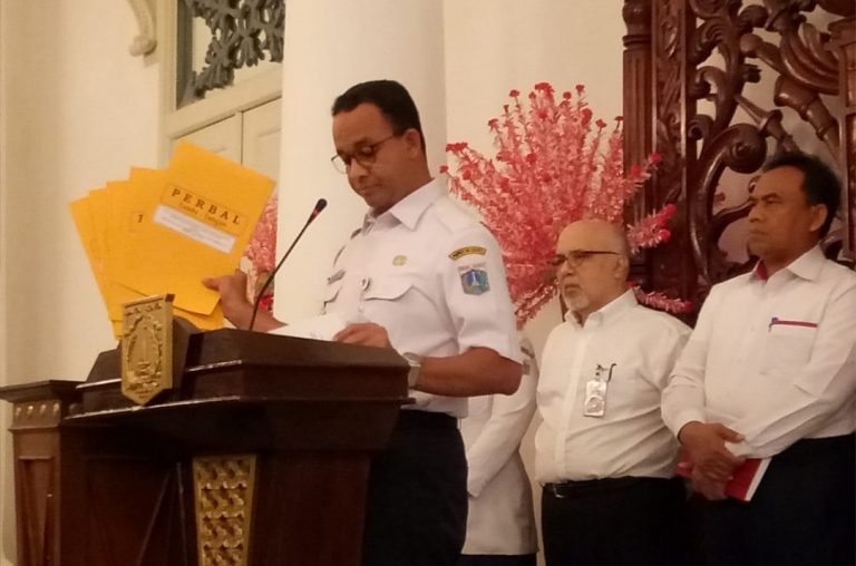 Anies Cabut Izin 13 Pulau Reklamasi