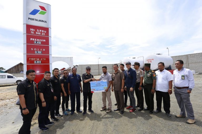BBM Satu Harga dan CSR Pertamina Bantu Nelayan Desa Una-una