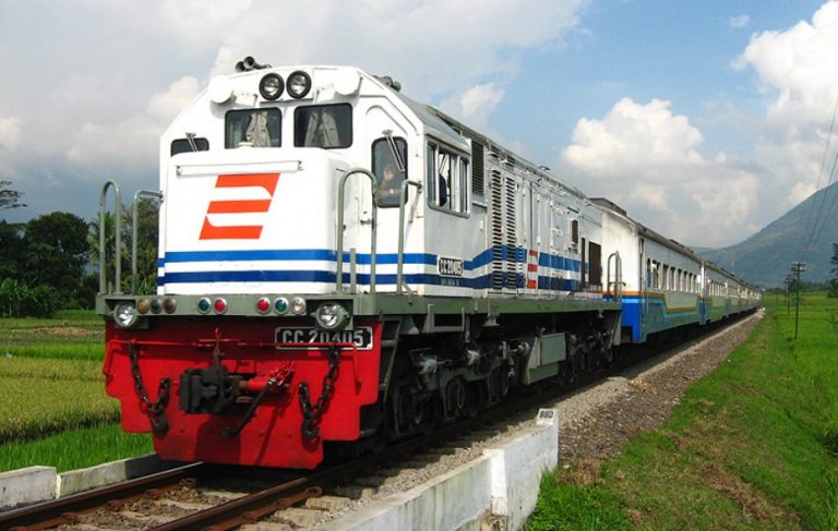 INKA Gandeng D-Tech, SMK, dan PNM Kerja Sama Produksi Kursi Kereta Api Eksekutif