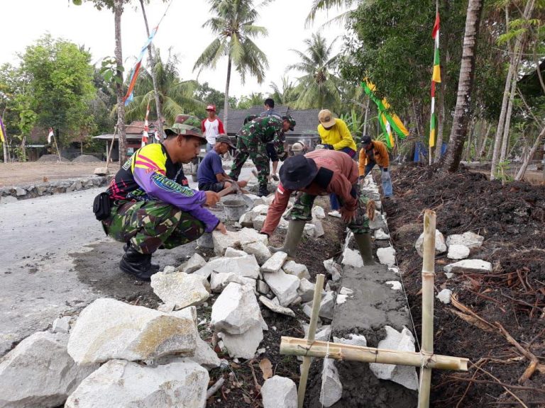 Pembangunan Talud Jalan Merupakan Salah Satu Hal Dikerjakan dalam Program TMMD