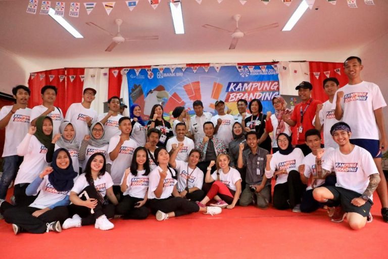 Menpora Beri Kejutan saat Kunjungi Kampung Branding Asian Para Games