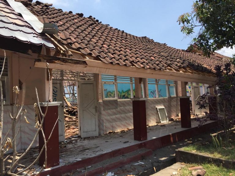 Catatan KPAI Terhadap Sekolah Darurat Lombok