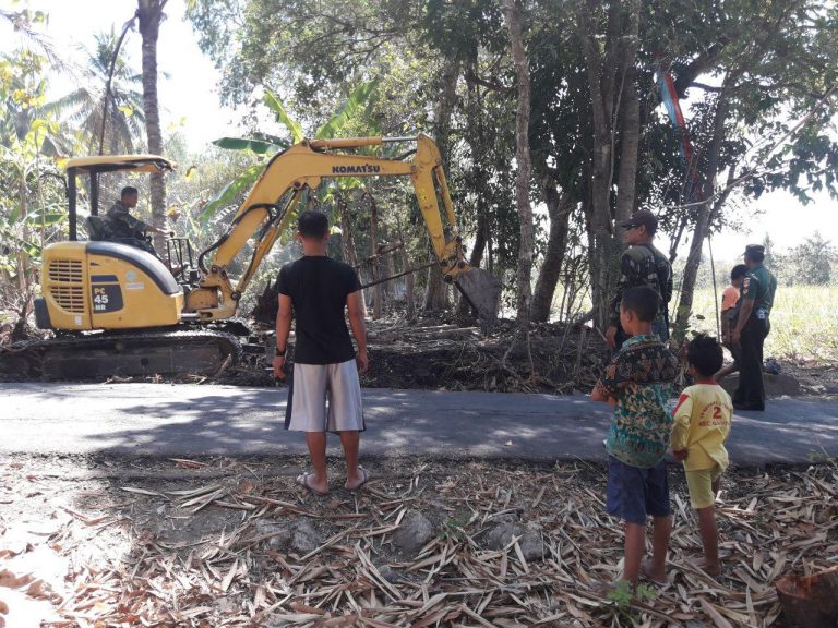 Alat Berat Diturunkan untuk Percepat Pembangunan Talud