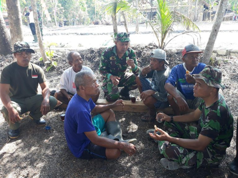 Potret Keakraban Warga dan Satgas TMMD Kodim Sleman