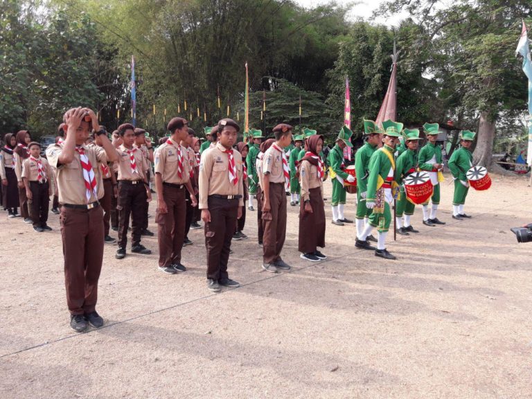 Terik Matahari Tak Surutkan Semangat Anggota Pramuka Ikuti Pembukaan TMMD