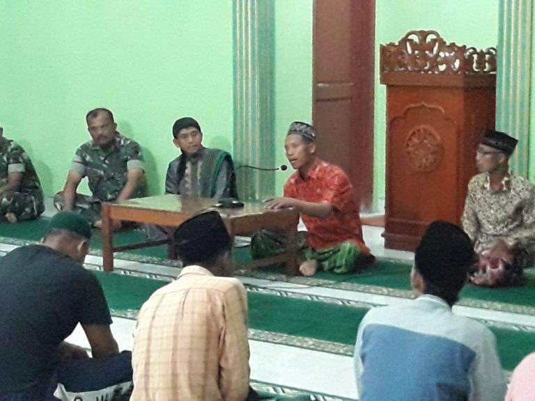 Satgas TMMD Yasinan Bersama Warga Dipimpin Takmir Masjid